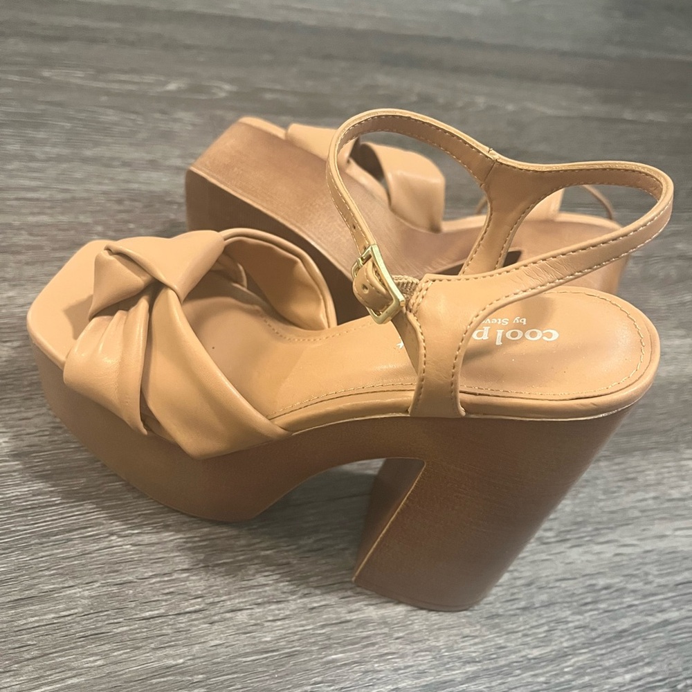 Women's Tan Platform Sandals